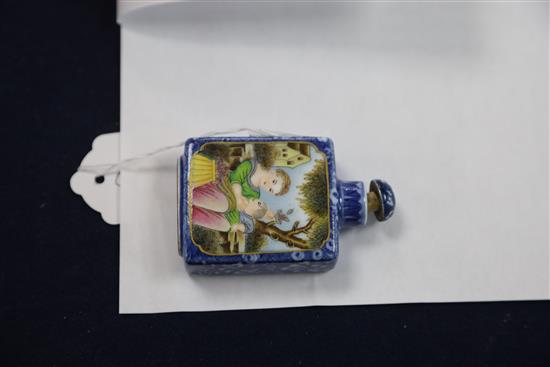 A Chinese enamelled porcelain rectangular snuff bottle, Daoguang mark possibly Republic period, H.8cm incl. stopper